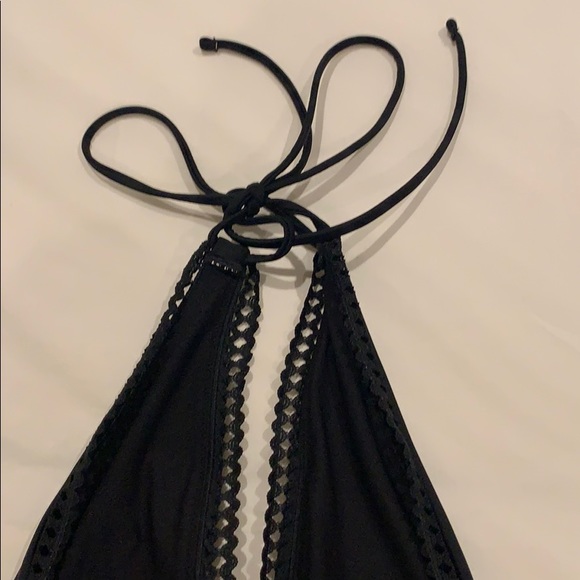 Black one piece swimsuit - Picture 4 of 5